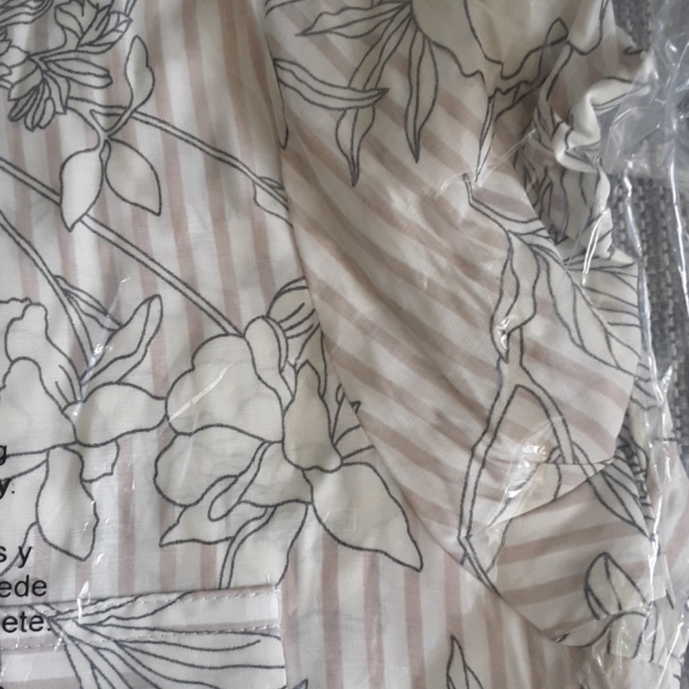 Clothes - Picture 2 of 3